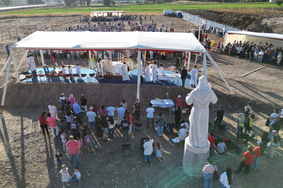 En este momento estás viendo Más de 1.500 peregrinos vinieron a celebrar la Fiesta de la Misericordia